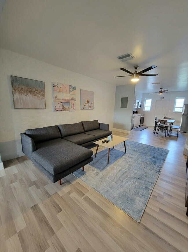 Foto del edificio - 2215 N 20th Ave