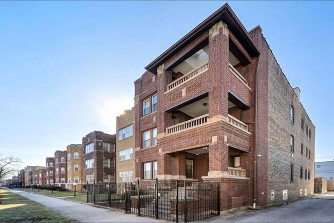 Foto del edificio - 7914 S Champlain Ave