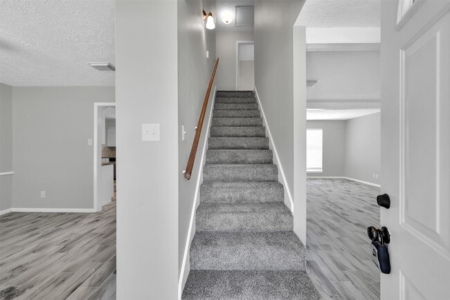 Building Photo - 23814 English Oak Dr