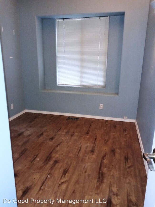 Foto del edificio - 3 br, 2 bath House - 1681 E Laurelwood