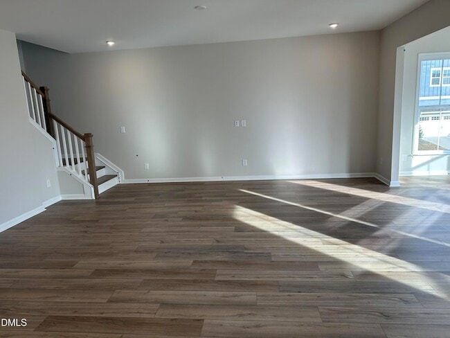 Building Photo - 11 Allgood St