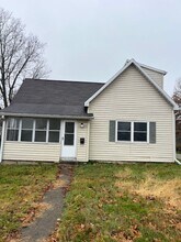 Building Photo - 1112 S Rogers St