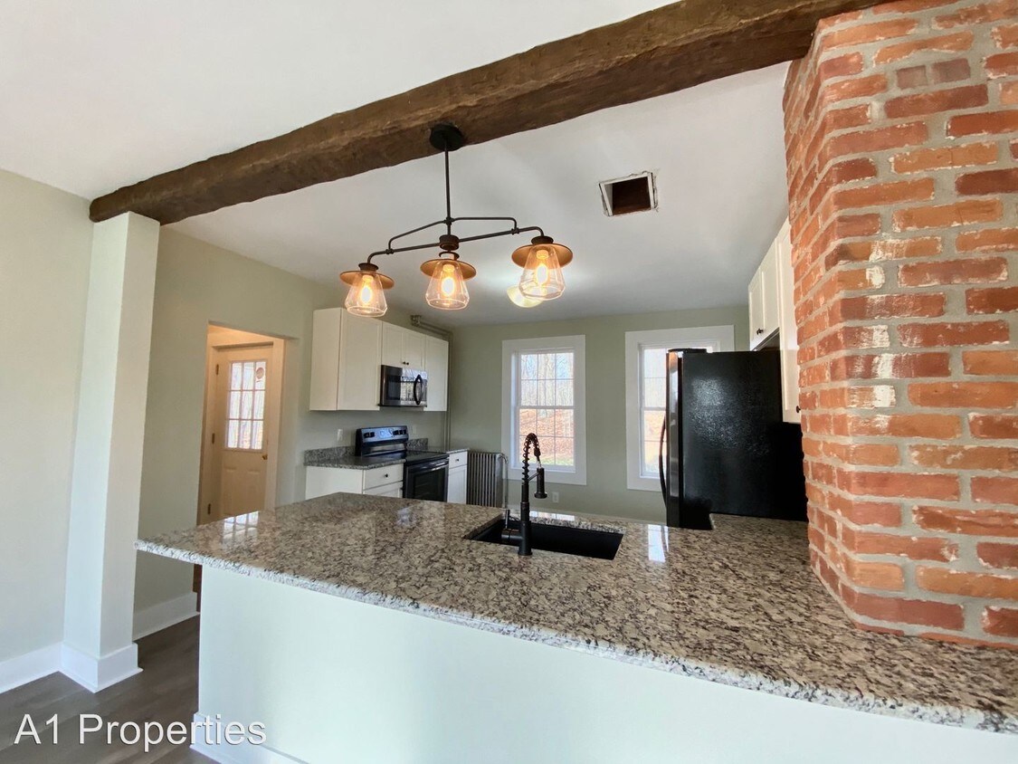 Foto principal - 3 br, 1.5 bath House - 363 Lake Street