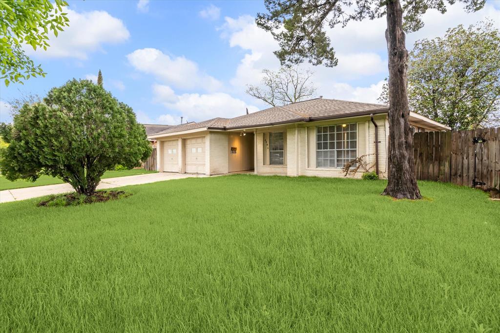 Primary Photo - 4006 Dalmatian Dr