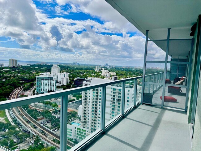 Foto del edificio - 79 SW 12th St