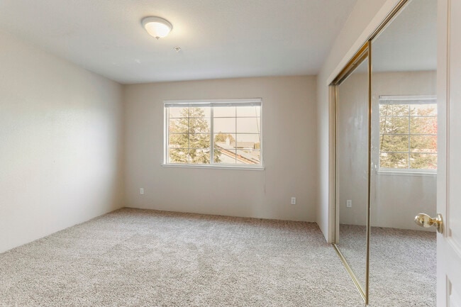 Building Photo - 3739 Black Eagle Dr