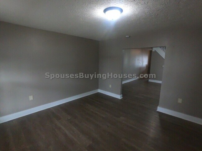 Building Photo - 625-627 N Tacoma Ave