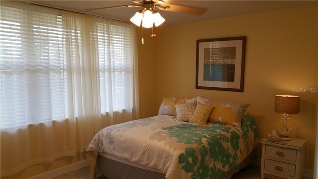 Foto del edificio - 7930 Sun Island Dr S