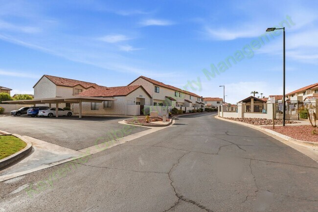 Building Photo - Charming Townhome Living in the Heart of Chandler – Community Pool & Prime Location!
