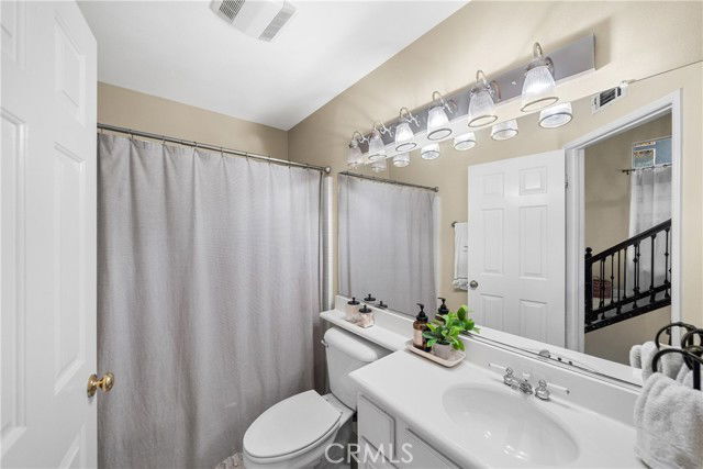 Foto del edificio - 24 Golden Rain