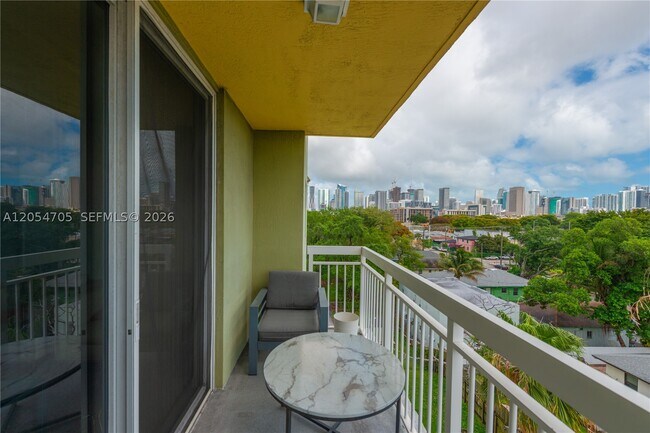 Foto del edificio - 816 NW 11th St