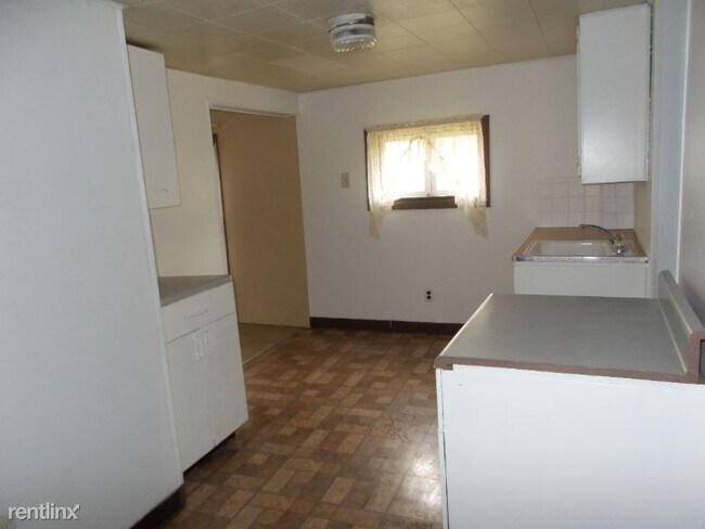 Building Photo - 2 br, 1 bath House - 1024 Woodland NE