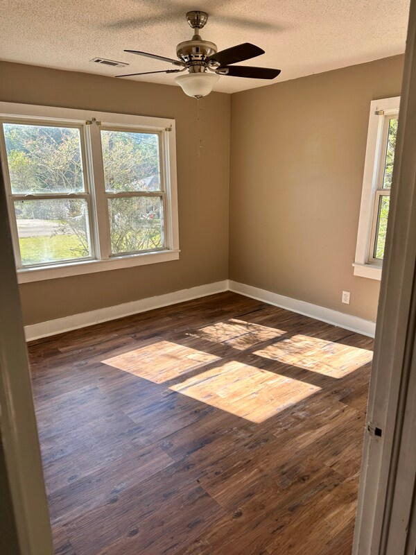 Foto del edificio - 61 Highland St NE