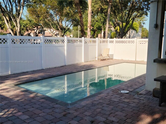 Foto del edificio - 7490 NW 21st Pl