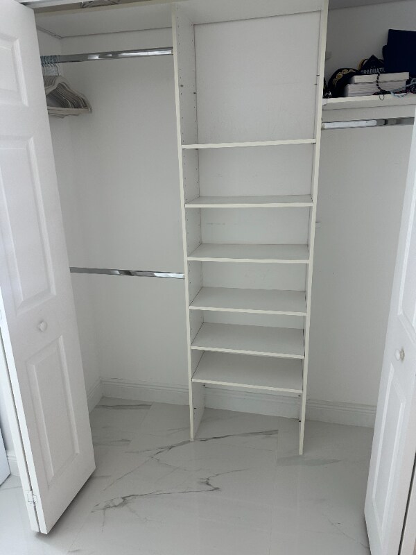 Foto del edificio - 6858 Camille St