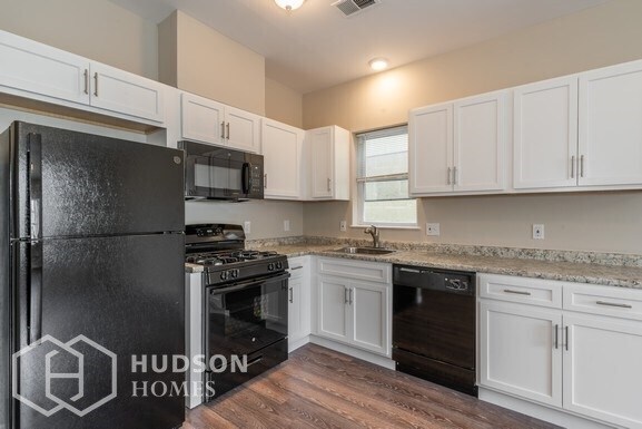 Building Photo - NOW AVAILABLE! - 547 Elm St Unit 1, Kearny...