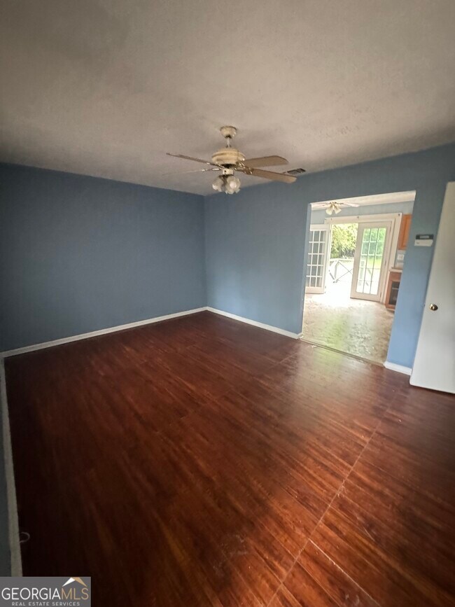 Foto del edificio - 4300 Essex Rd