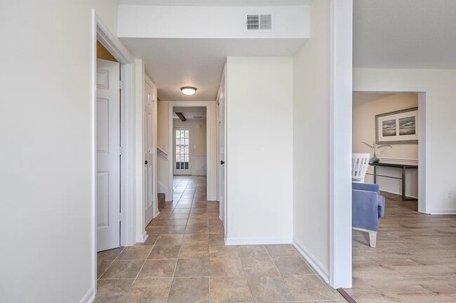 Building Photo - 2926 Arrowhead Dr