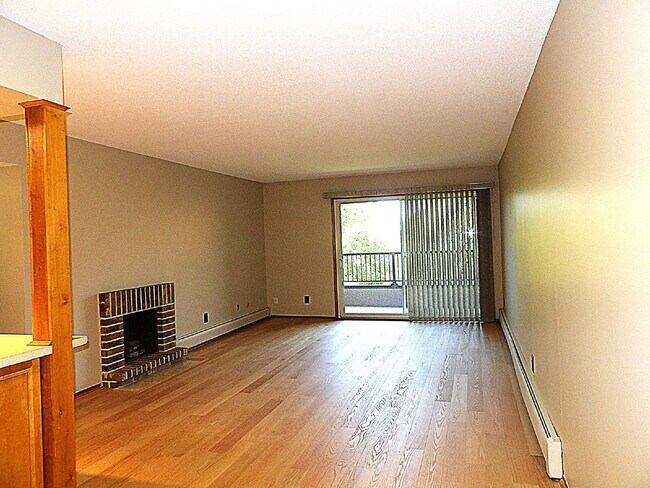 Foto del edificio - Beautiful 2 Bed | 2 Bath Condo in Roseville