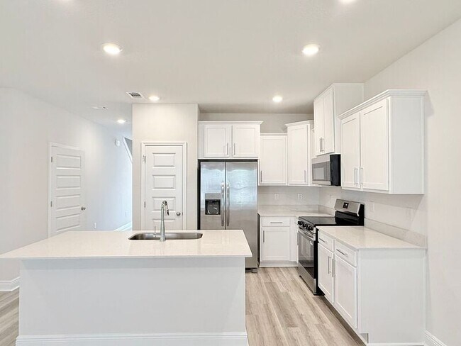 Foto del edificio - 2479 Cliff Hollow Cir