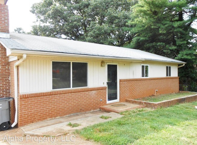 Building Photo - 106 Helen St