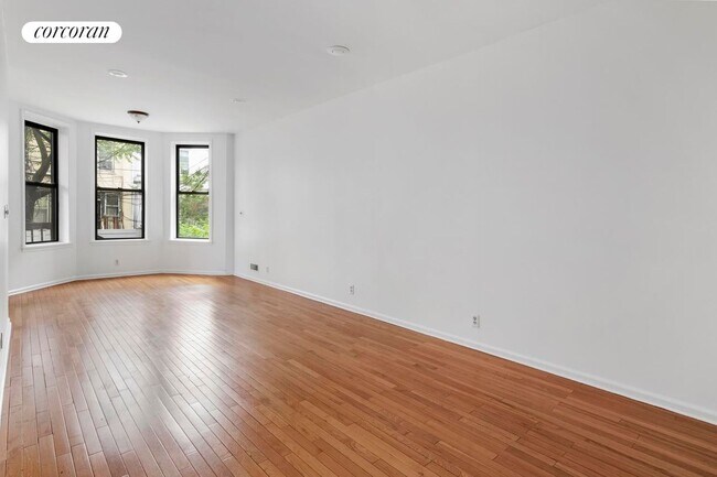 Building Photo - 426 74th St