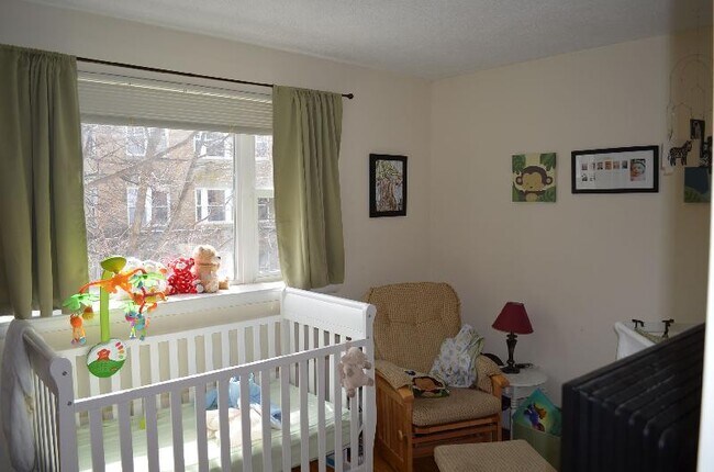 Building Photo - 62 Parkman St