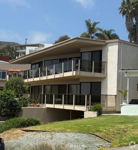 Building Photo - 632 Cliff Dr