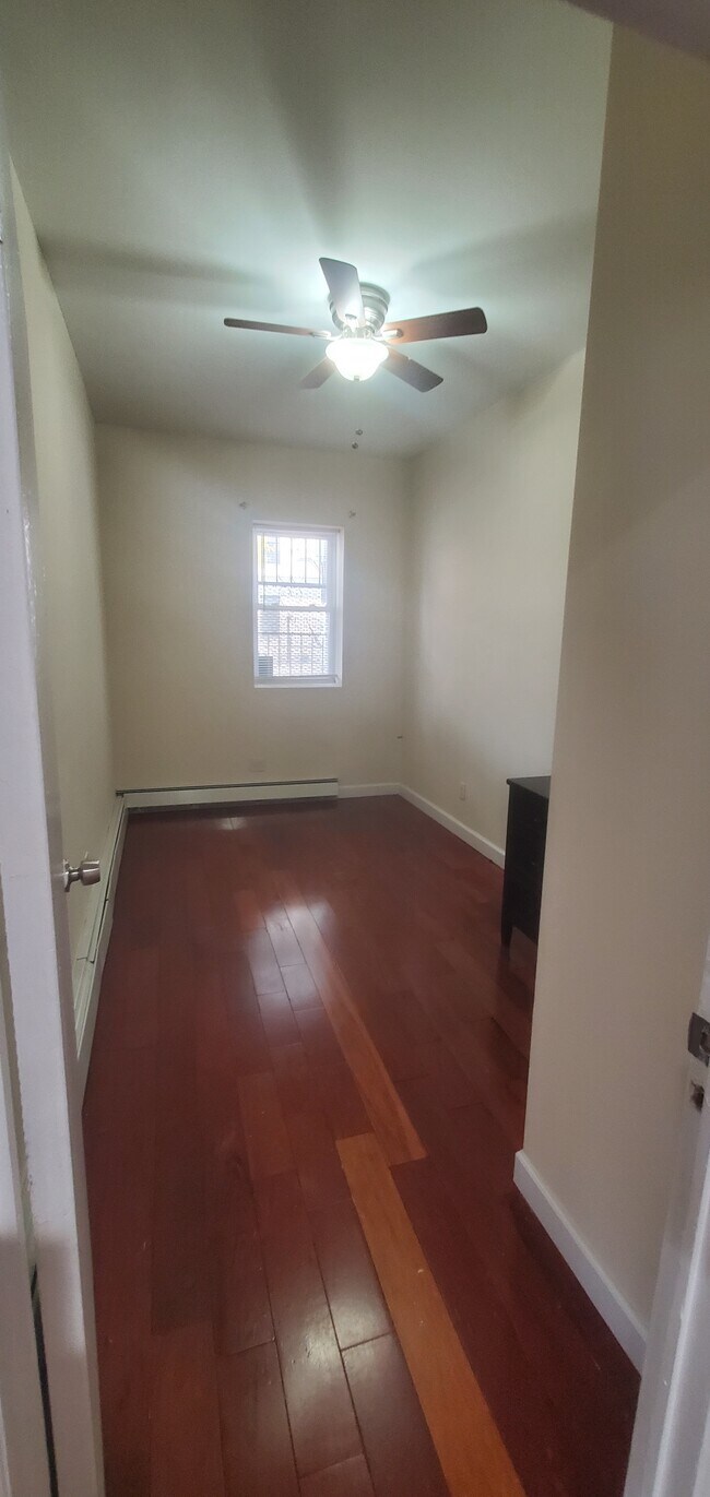 Building Photo - 316 Chauncey St