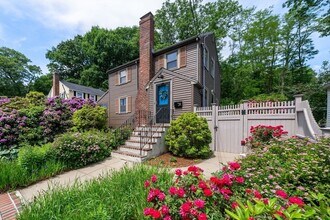 Building Photo - 31 Braeburn Rd