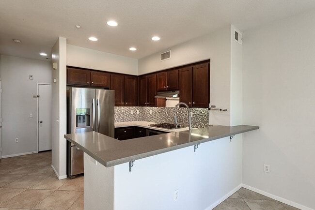 Building Photo - Serenity and Luxury Abound in Eastlake!