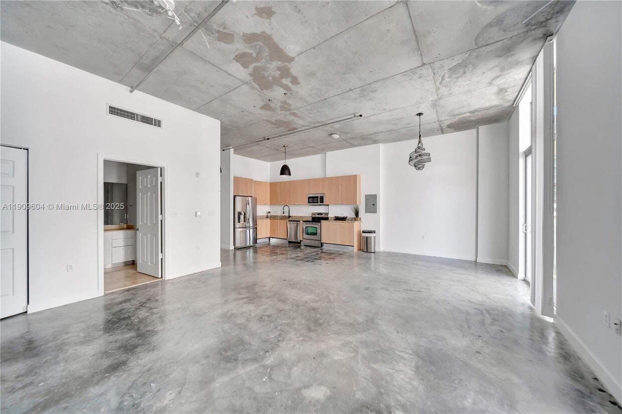 Foto principal - 2100 Van Buren St