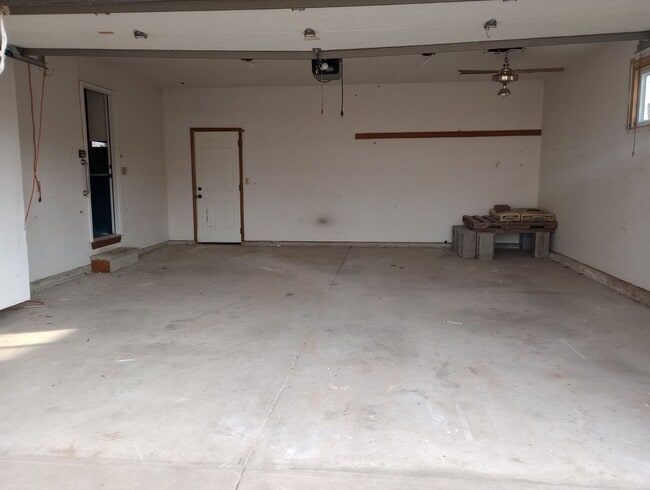 Building Photo - 1321 W 45th St S