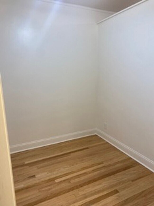 Foto del edificio - NEW Kitchen and Bath - Amazing Studio with Private Sleeping Space (see video)