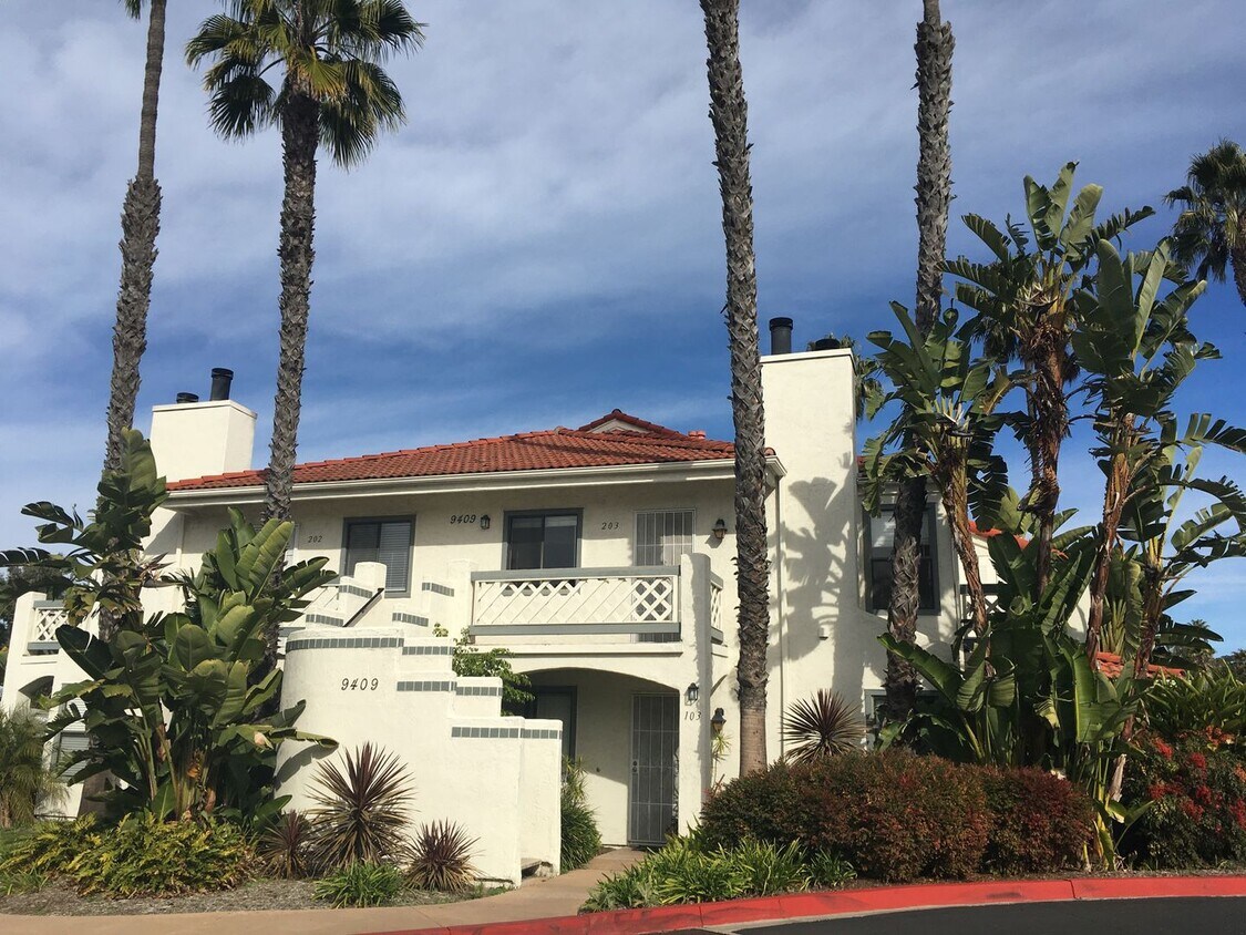 Foto principal - Spacious 2BR/2BA San Diego Condo Featuring...