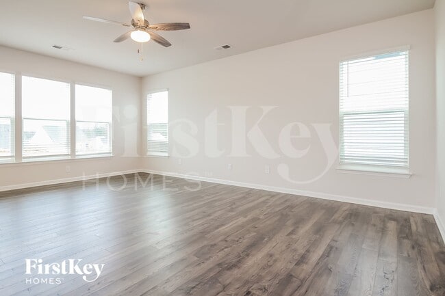 Building Photo - 604 Goldburn Wy