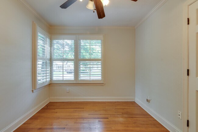 Building Photo - 3800 Highland Park Pl