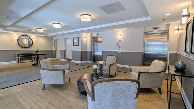 Building Photo - 440 W Mahogany Ct