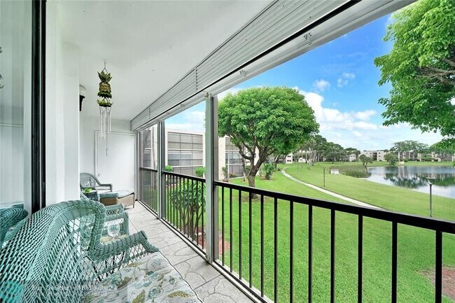 Building Photo - 5250 Las Verdes Cir