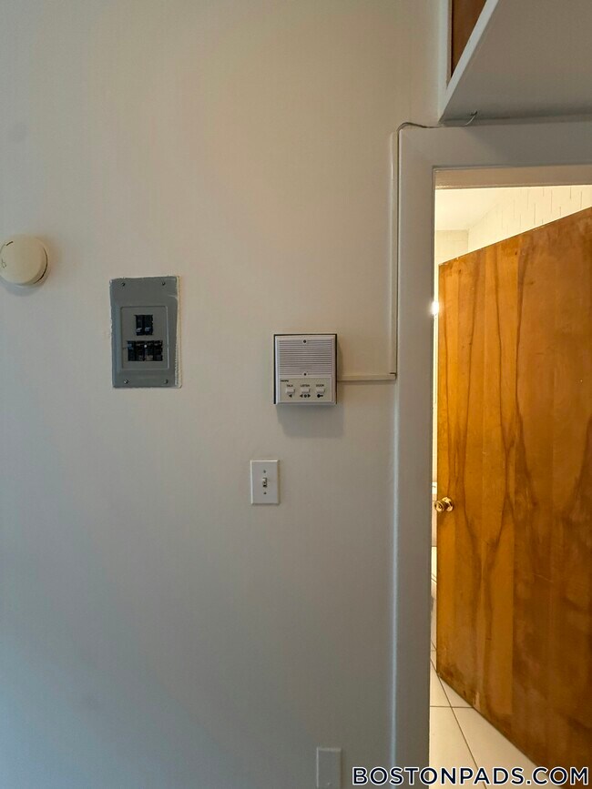 Foto del edificio - 1223 Beacon St