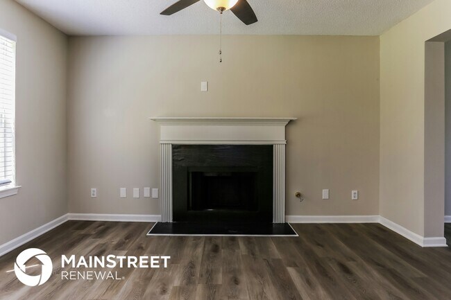 Building Photo - 5553 Wind River Ln