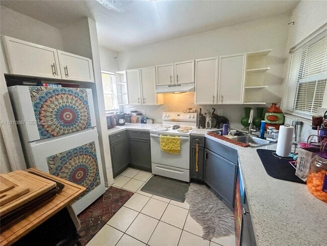 Foto del edificio - 972 SW 6th Ave