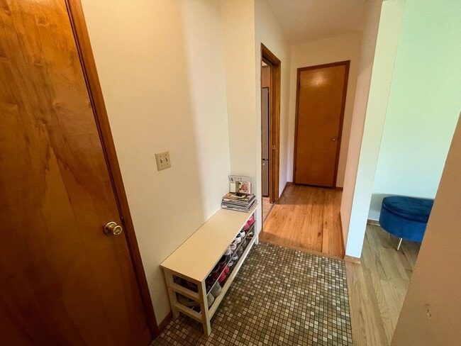 Building Photo - Stunning Eastmoreland Mid-Century Modern w/ Private Yard, A/C