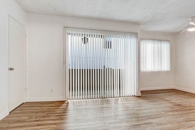 Building Photo - 1306 Armacost Ave