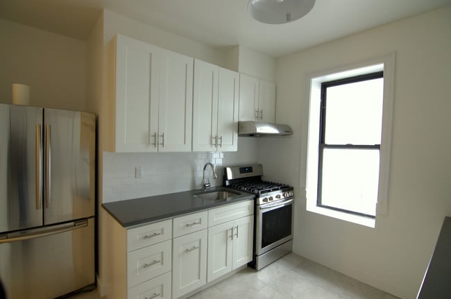 Building Photo - 2115 24th Ave
