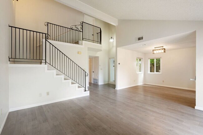 Foto del edificio - 4917 Aizenberg Cir