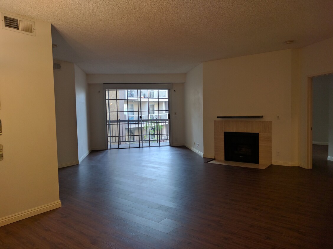 Primary Photo - 10021 Tabor St