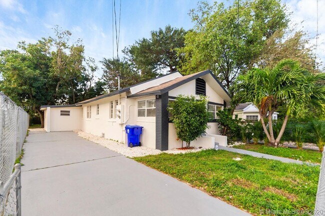 Foto del edificio - 38 NW 53rd St