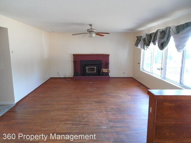 Building Photo - 3 br, 1.5 bath House - 2360 Loerland Lane