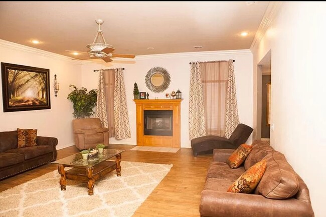 Foto del edificio - Available July 1st! 3-Bedroom, 2-Bathroom ...